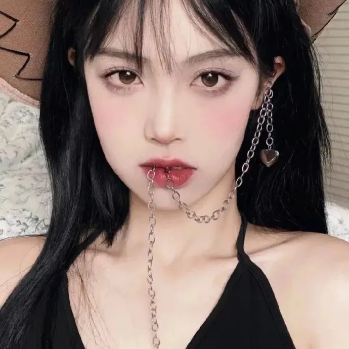 摄影师贝尔蒂与海豚零距离